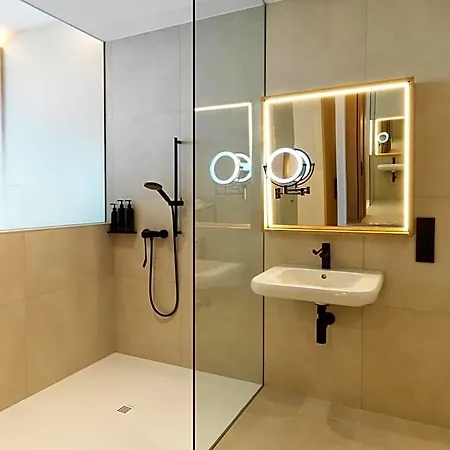 Noa Boutique Hotel 4*